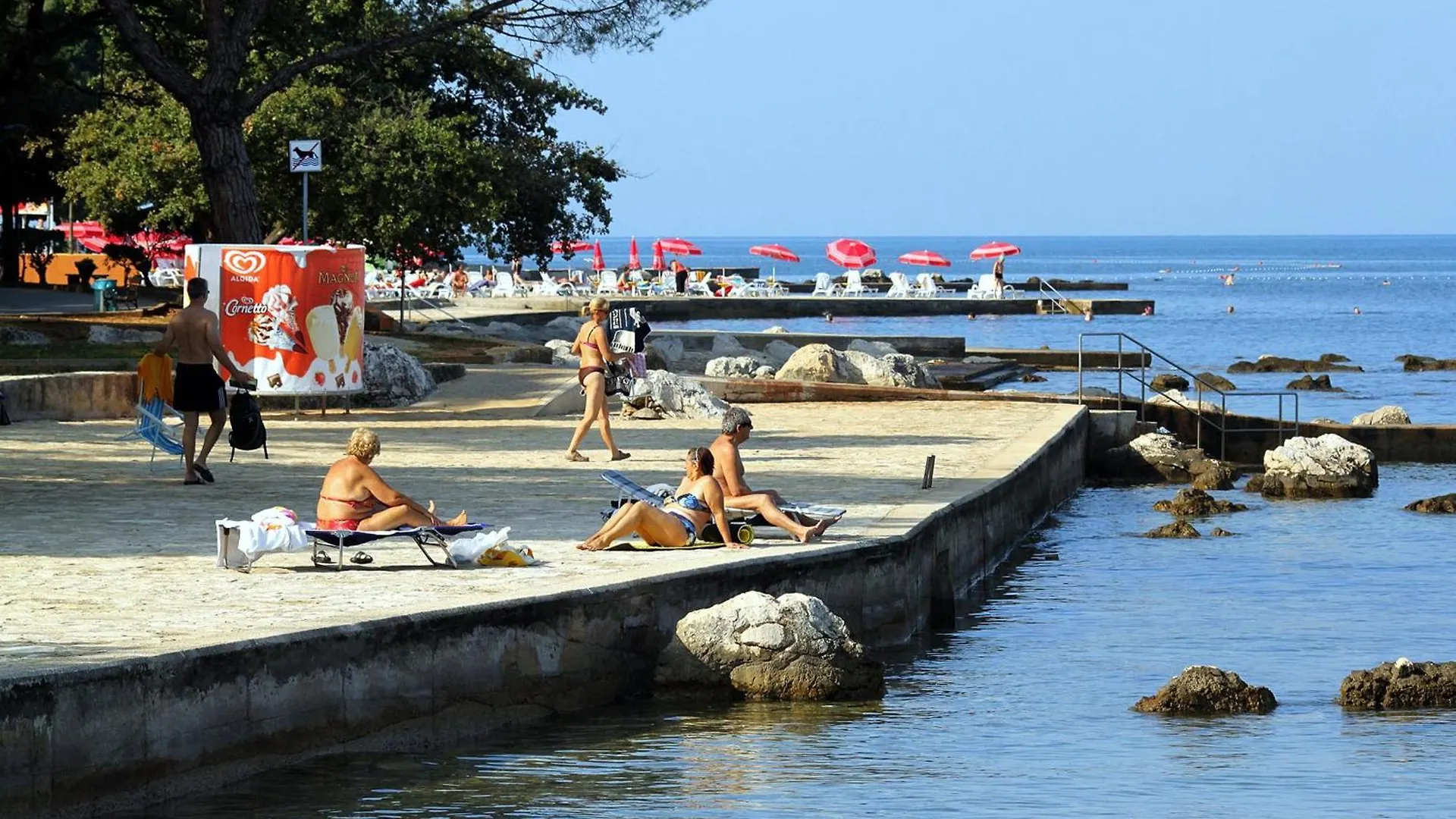 Apartments With A Parking Space Umag - 22464 Croatia