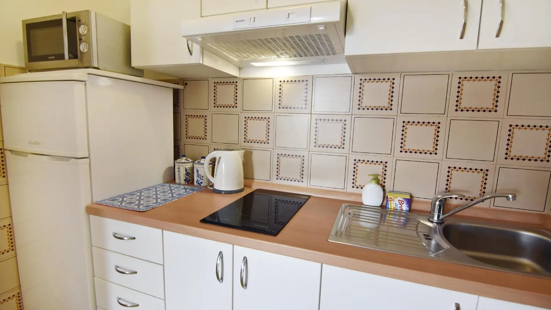 Apartments With A Parking Space Umag - 22464 Croatia